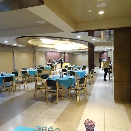 The Grand Arc Hotel & Convention Centre Shahjahanpur Exterior foto