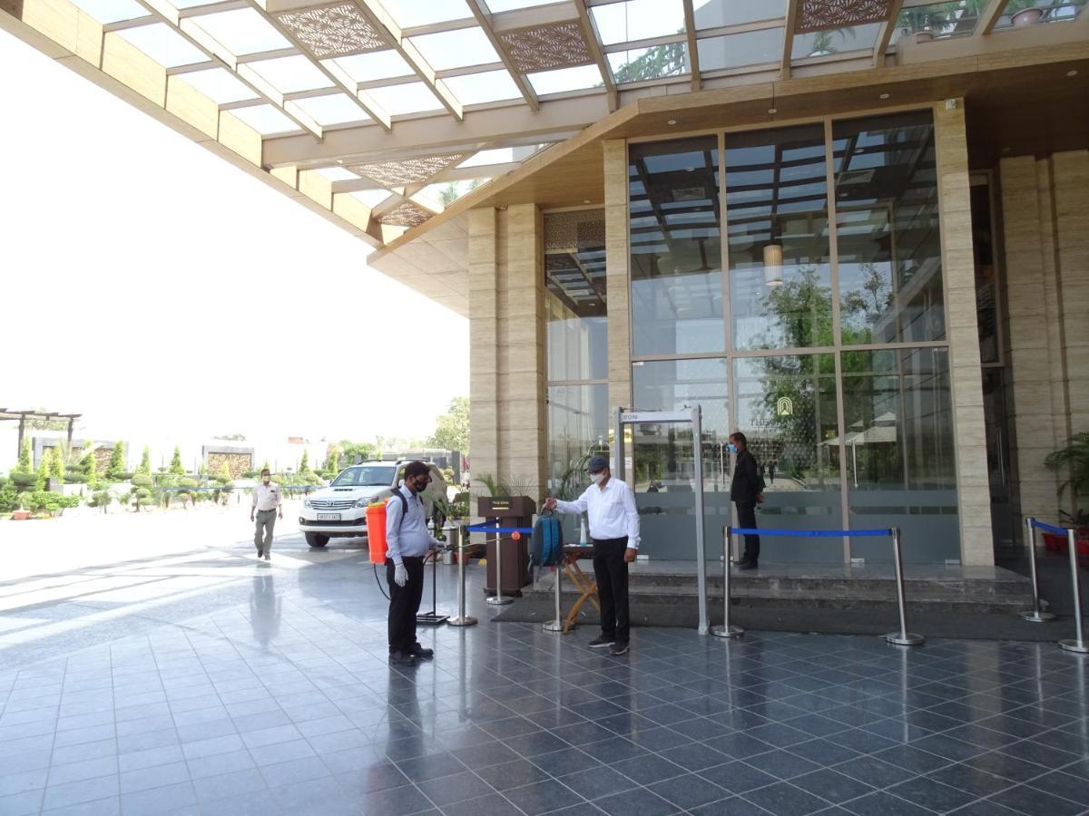 The Grand Arc Hotel & Convention Centre Shahjahanpur Exterior foto