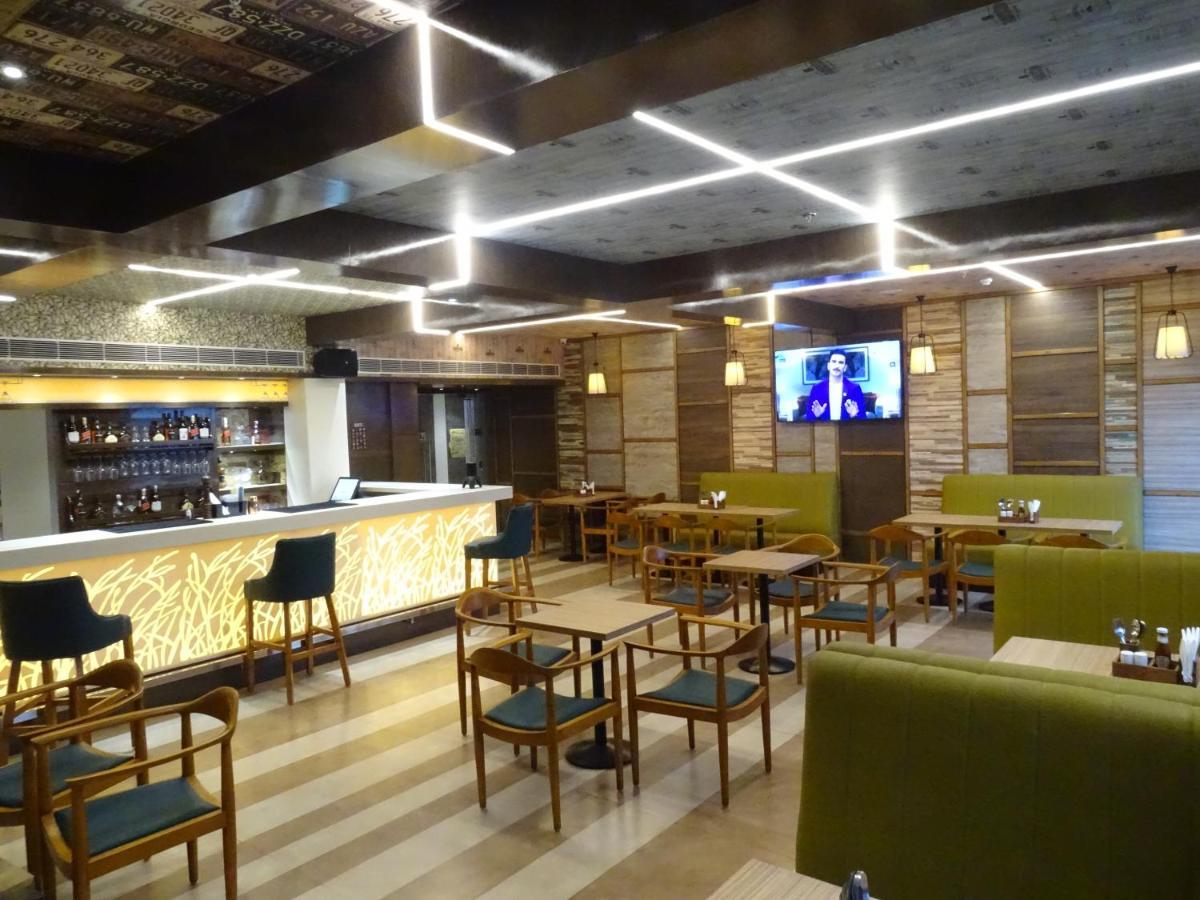 The Grand Arc Hotel & Convention Centre Shahjahanpur Exterior foto