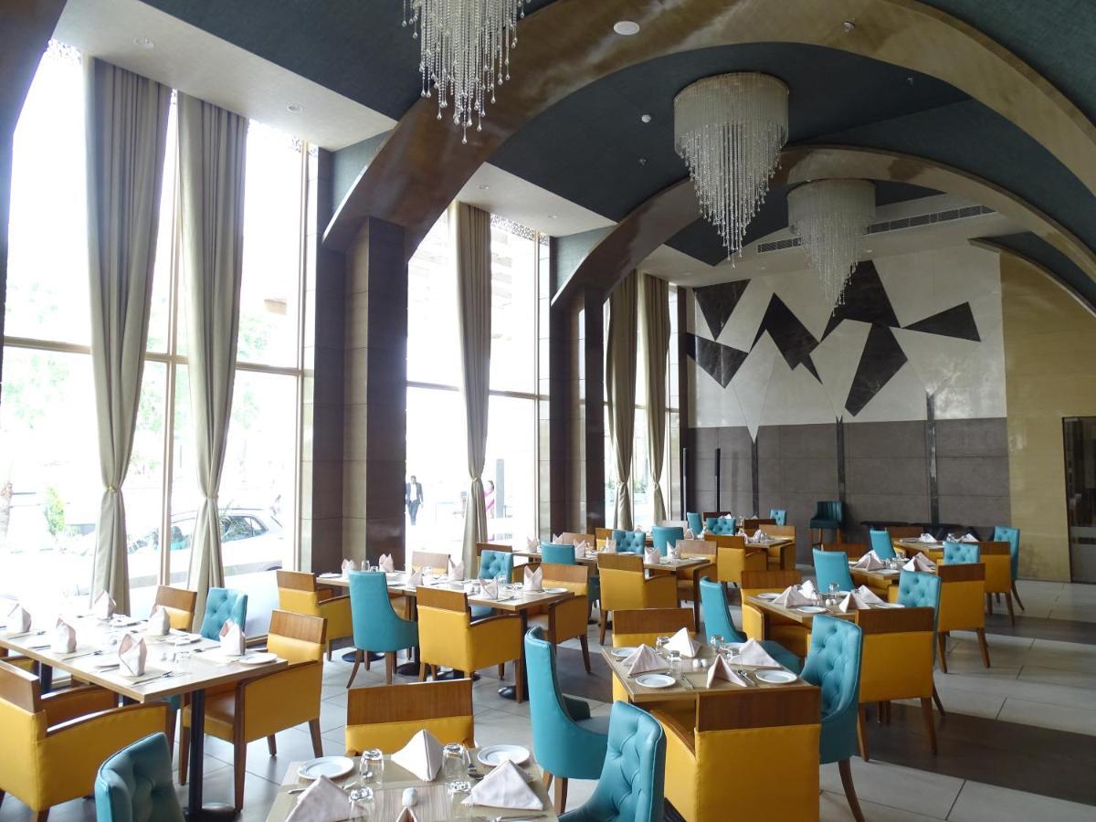 The Grand Arc Hotel & Convention Centre Shahjahanpur Exterior foto
