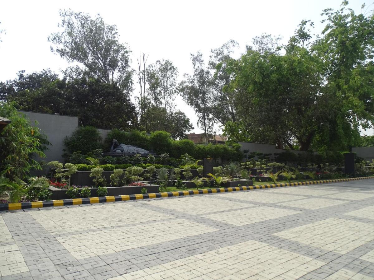The Grand Arc Hotel & Convention Centre Shahjahanpur Exterior foto