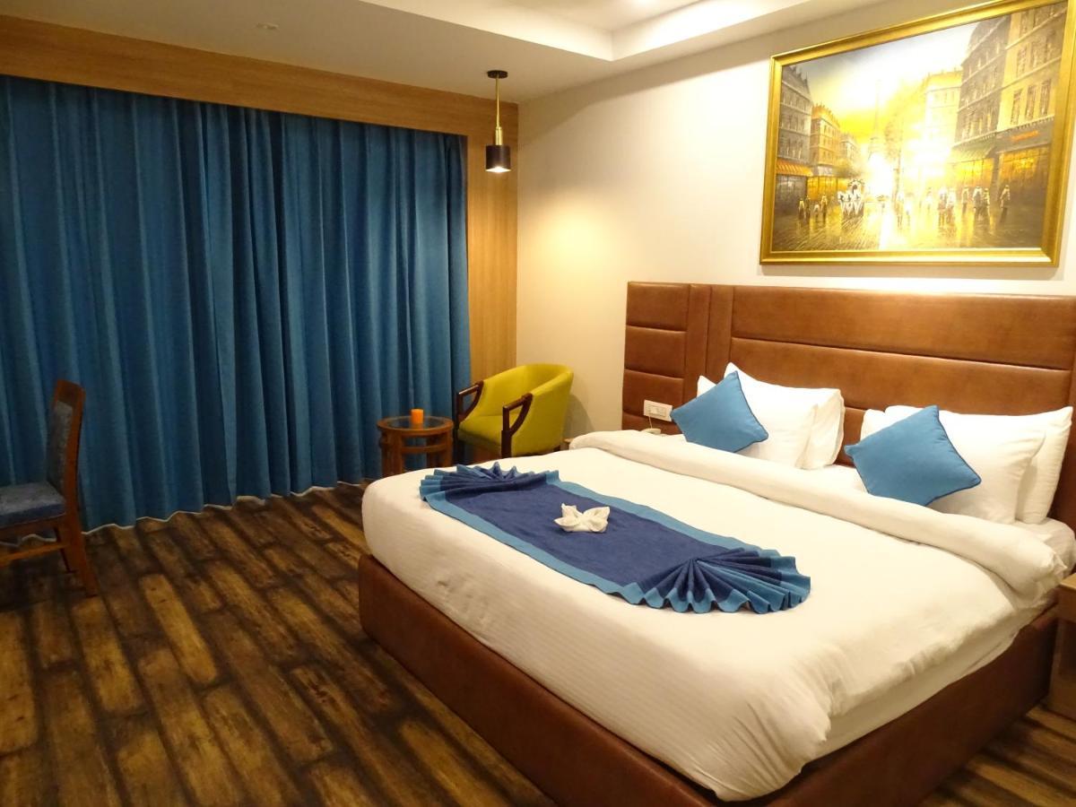 The Grand Arc Hotel & Convention Centre Shahjahanpur Exterior foto