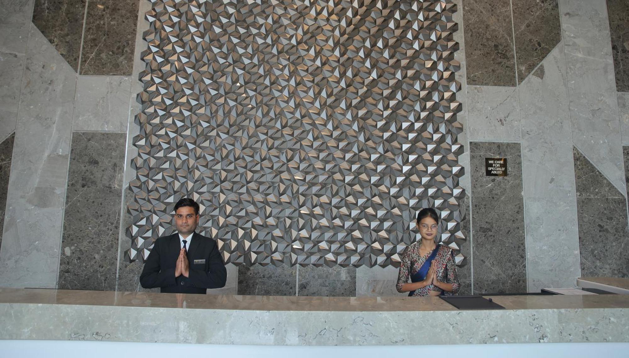 The Grand Arc Hotel & Convention Centre Shahjahanpur Exterior foto