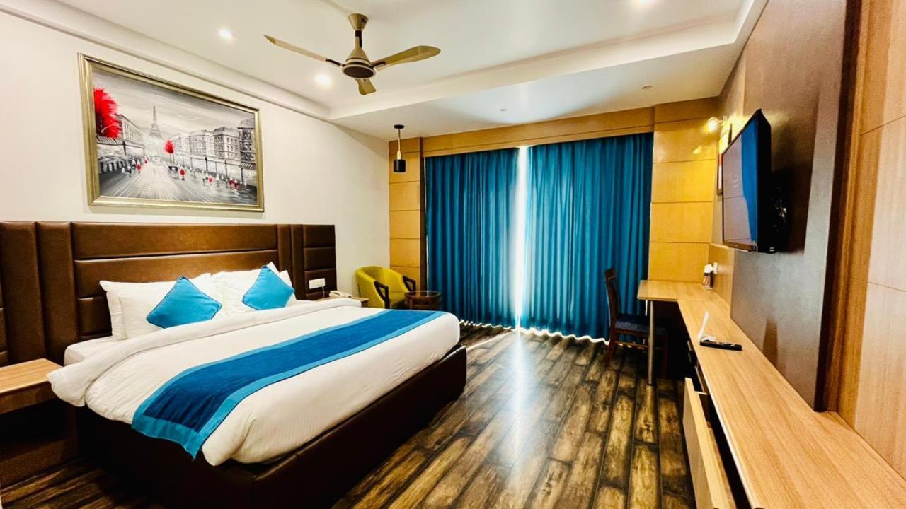 The Grand Arc Hotel & Convention Centre Shahjahanpur Exterior foto